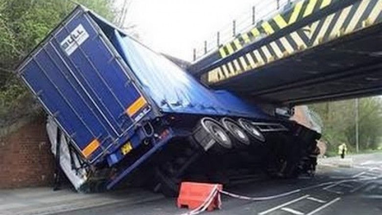 2Min Special ULTIMATE IDIOT TRUCK CRAZY DRIVERS
