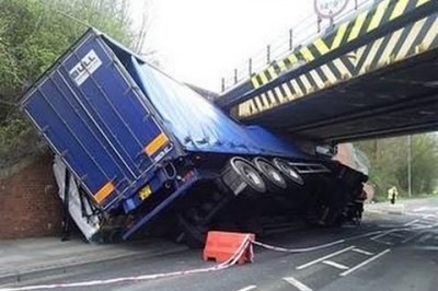 2Min Special ULTIMATE IDIOT TRUCK CRAZY DRIVERS