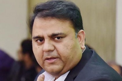 خورشید شاہ 'بے نظیر' اور 'بھٹو' کو بیچنا بند کریں: فواد چوہدری