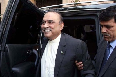 حکومت سب کو گرفتار کر کے اپنا شوق پورا کر لے: آصف زرداری