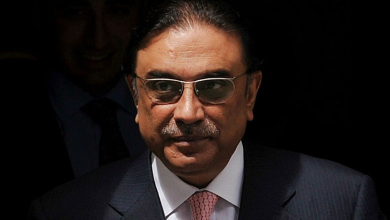 Asif Ali Zardari claims that Gen. Bajwa threatened to impose "Martial Law"