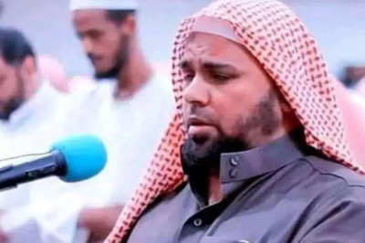 During the Imamat of Namaz, Egypt's renowned blind hafiz of the Quran, Qari Sheikh Abdullah, passed away.