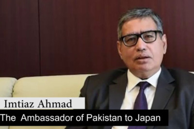 Pakistani Ambassador Receives Award From Japan