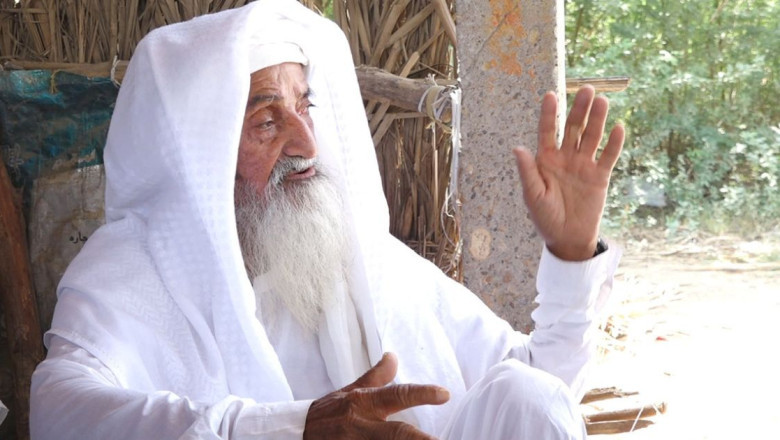 Pakistani Viral Old Man Who became Well-Known in Arab media Opens Dam Darood Business In Pakistan