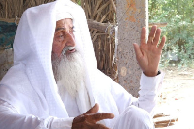 Pakistani Viral Old Man Who became Well-Known in Arab media Opens Dam Darood Business In Pakistan