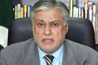 Ishaq Dar Promises to Maintain Pakistan's Petrol Prices