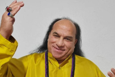 Chahat Fateh Ali Khan claims that India's top comedian, Kapil Sharma, called him a lot to invite him to the show