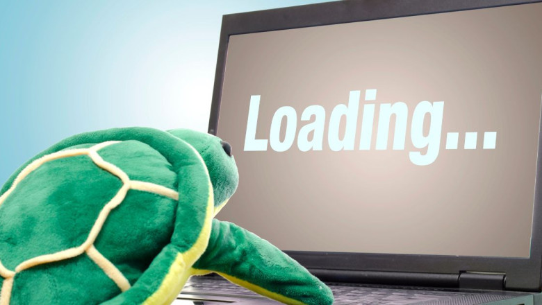 Internet Suspension Costs Pakistan's Telecom Sector Rs. 2.49 Billion
