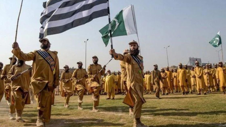 Maulana Fazal-Ur-Rehman Declared A Dharna Until The Chief Justice Steps Back