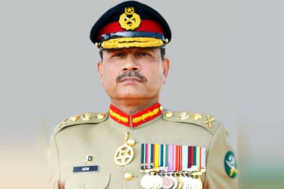 Meeting with Martyrs' Children at Schools: COAS Gen. Asim Munir