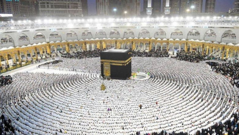 Incredible Space Photo Of Makkah Shining By Saudi Astronaut Rayyanah Barnawi