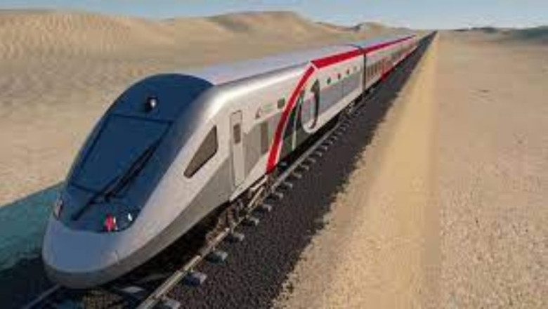 Etihad Rail posts job openings in Dubai with starting salaries of up to 10,500 dirhams.