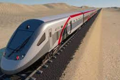 Etihad Rail posts job openings in Dubai with starting salaries of up to 10,500 dirhams.