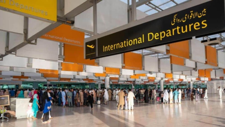 Brain Drain Is Becoming a Real Problem as Thousands of Skilled Workers Leave Pakistan