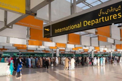 Brain Drain Is Becoming a Real Problem as Thousands of Skilled Workers Leave Pakistan