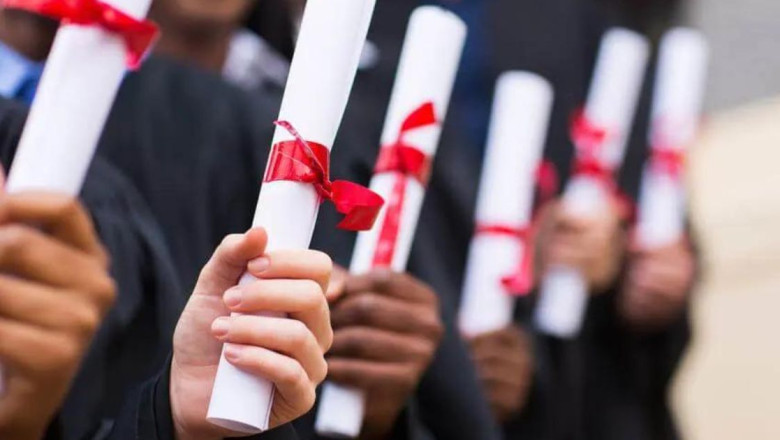 Top 5 Degrees That Help Pakistani Students Move to the UK More Easily