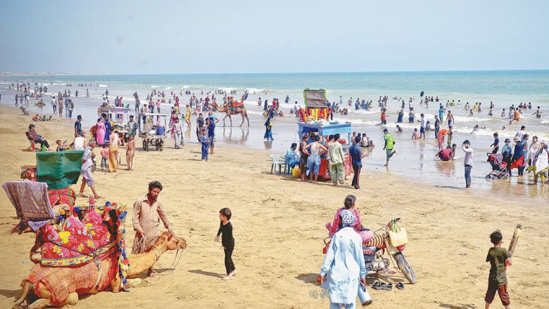 People Are Not Allowed to Visit Karachi Beaches As the Risk of a Severe Cyclone Increases