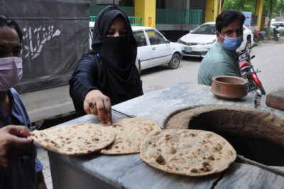 ‘Roti’ Will Be Available in Karachi for Two Rupees, Governor of Sindh.