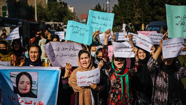 Afghanistan’s Female Population Protests Against the Ban on Beauty Parlours