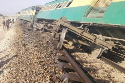 Hazara Express Bogies Derailed Close to Nawab Shah, 20 People Died and Nearly 100 Were Injured