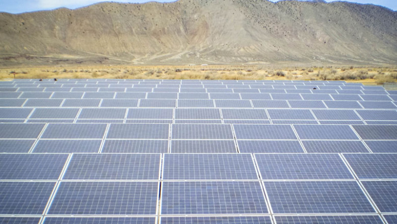 With 4 Million Solar Panels Spread Over 35 Kilometers, the United Arab Emirates Opens the Largest Single-Site Solar Farm in the World.