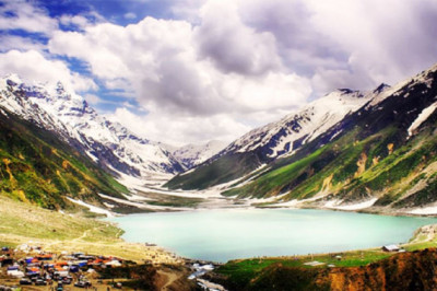 Over 400,000 Travelers To KPK During Eid Holidays